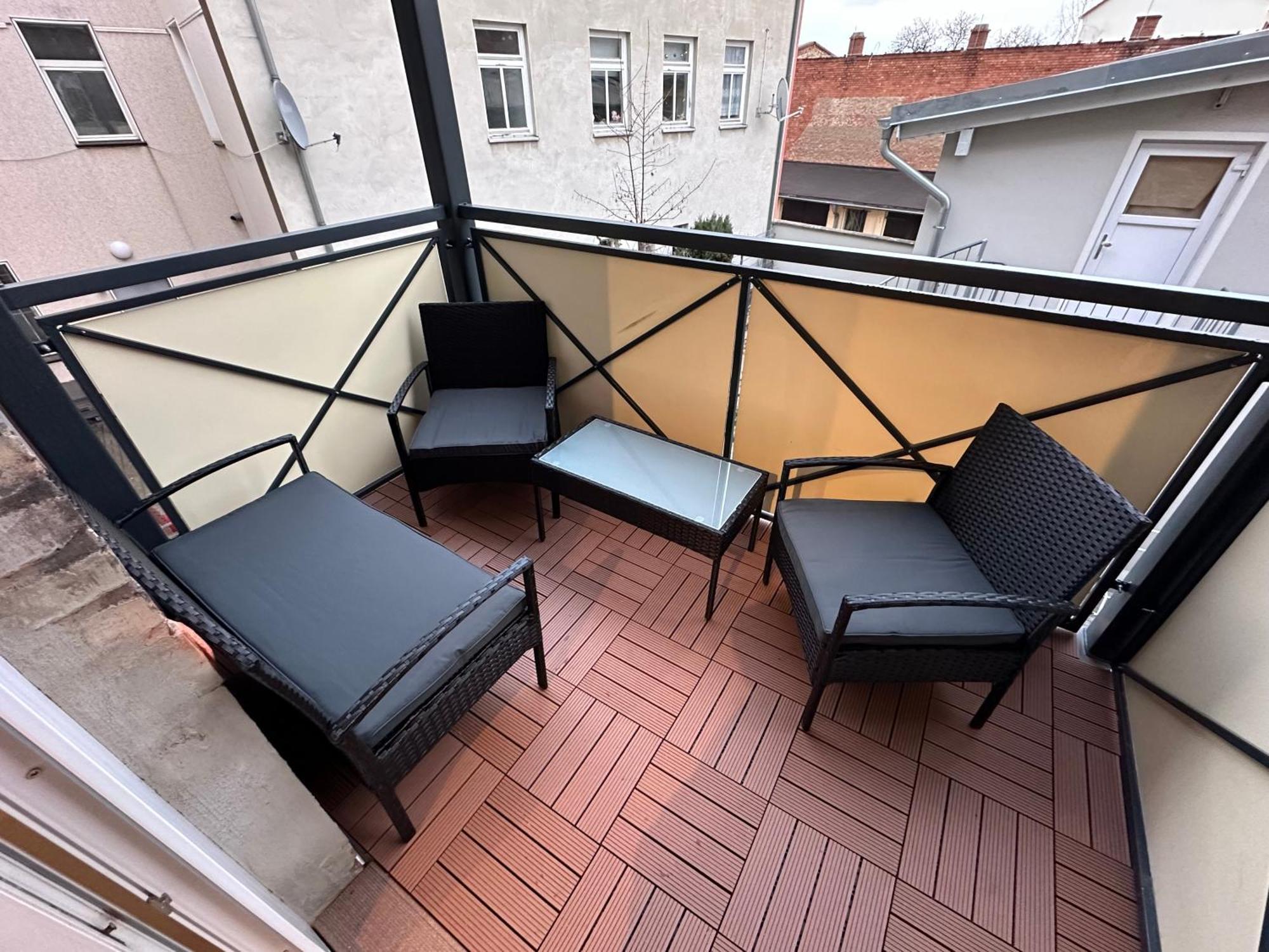 Ferienwohnung Fuer 8 Mit Balkon Эрфурт Экстерьер фото